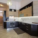 Διαμέρισμα Seafront With Loft Bed *